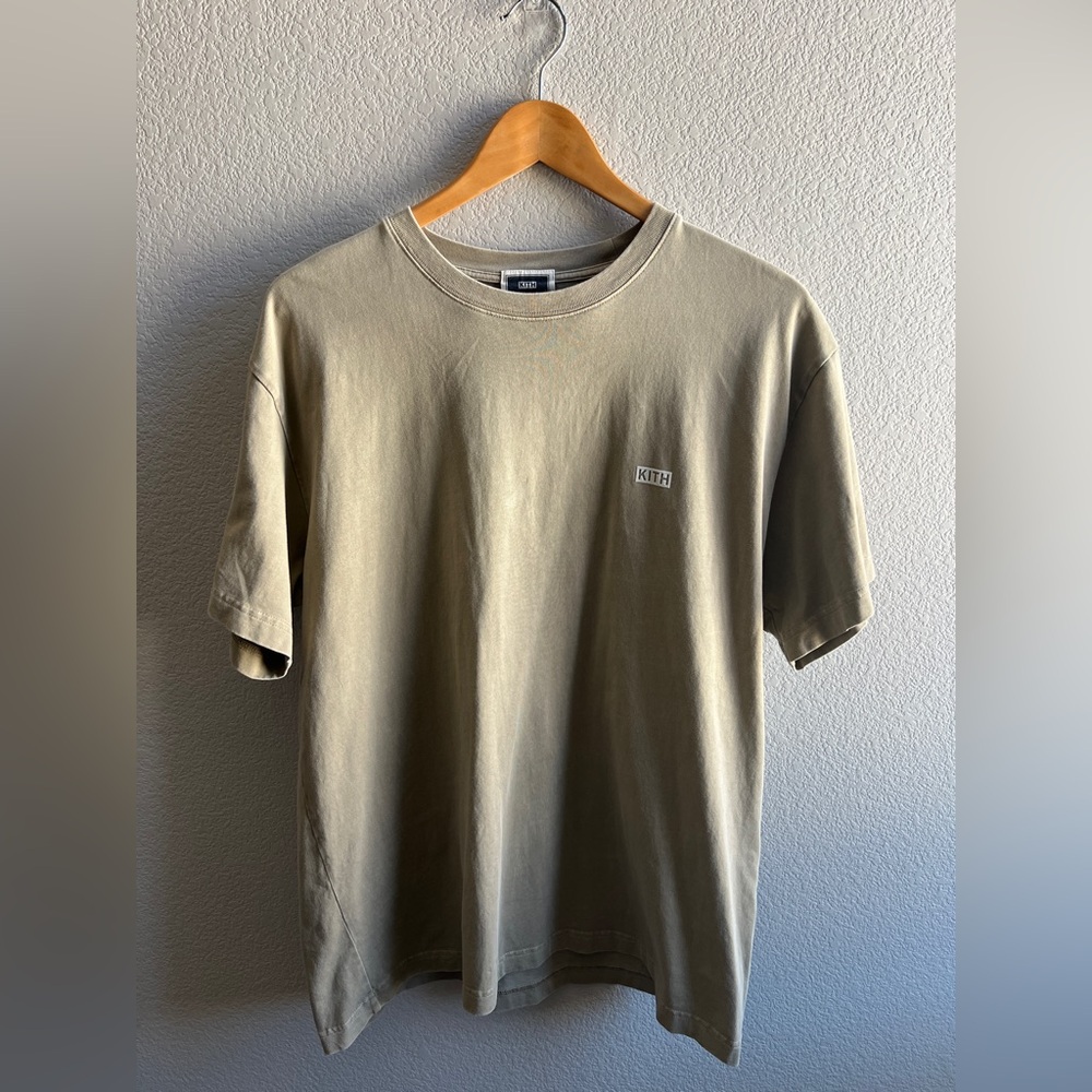 **Kith men’s t-shirt L - greige/light khaki neutral color